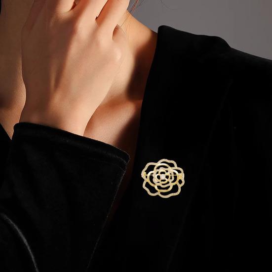 Women Brooch High-Gloss Rhinestone Inlay Sparkling Hollow Camellia Design Lapel Pin Non-Slip Buckle Scarf Badge Clothing Bags Accessories
