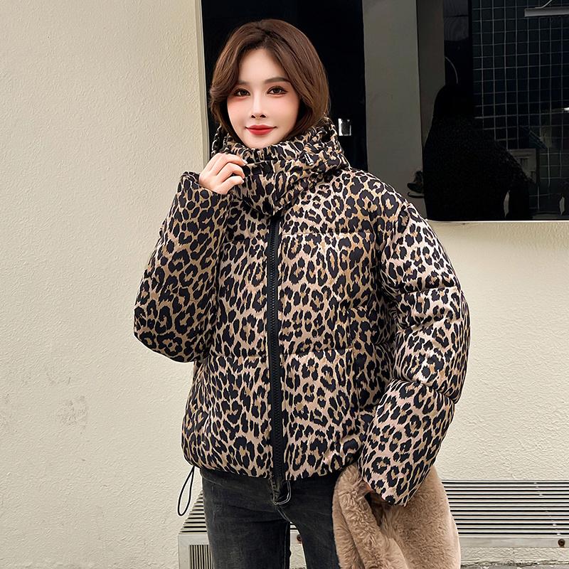 

Заявите о себе этой зимой с нашей смелой леопардовой курткой свободного кроя с капюшоном для женщин L кофейный