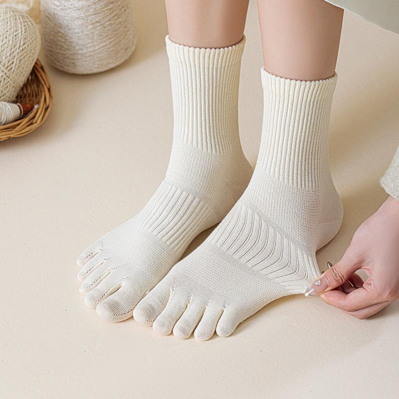 Female Spring and Autumn Leisure All Match Pure Color 10A Antibacterial Deodorant Perspiration Long Five Finger Socks