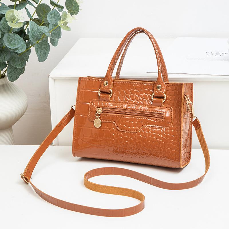 

Small bag women s new simple and fashionable portable shoulder bag casual portable messenger small square bag коричневый