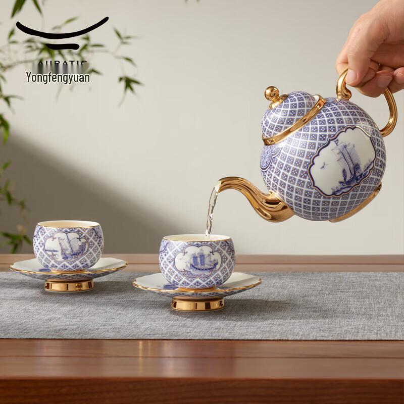 Yong Feng Yuan Sishing Ping 10-Piece Porcelain Chinese Tea Set