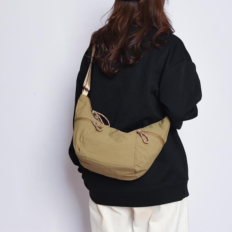 2025 New Casual Fashion Versatile Messenger Bag Large Capacity Bag Shoulder Armpit Bag