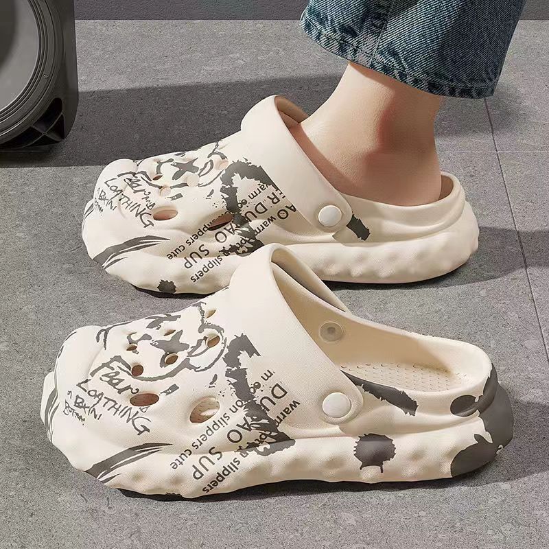 Slippers female hole wear couple student bag head shoes cartoon print shoes feeling INS bottom beach shoes female cute