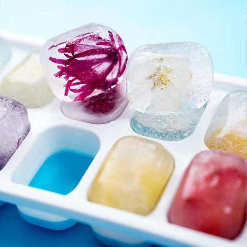 14 Cube Easy Release Silicone Ice Tray Mold with Lid for Refreshing Drinks