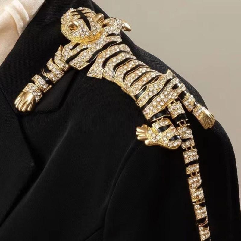 Vintage Strass Tiger Brosche Elegante Strass Tiger Brosche Accessoire für ein Statement bei jedem Event