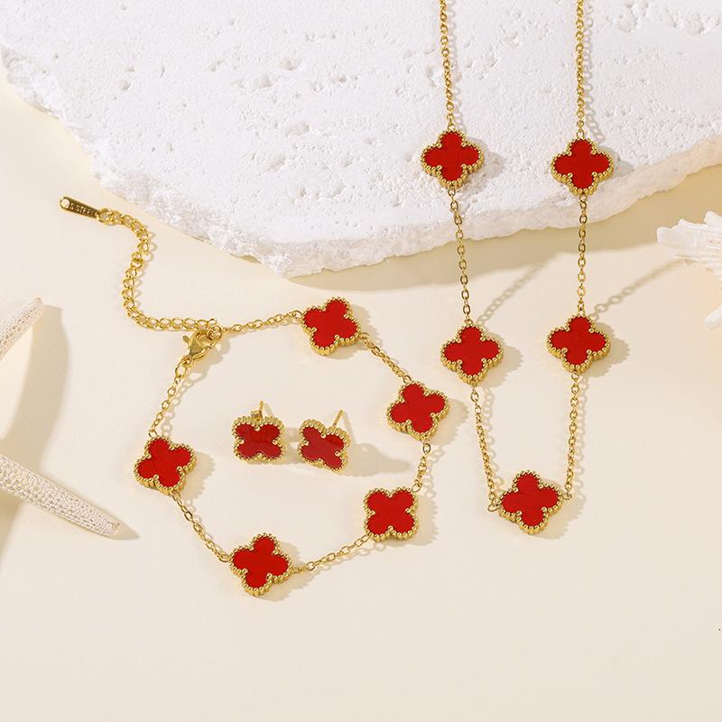 Set da 3 pezzi in acciaio al titanio, resistente allo sbiadimento, a doppia faccia, con quadrifoglio, moda donna, elegante, lusso leggero, collana per clavicola e braccialetto