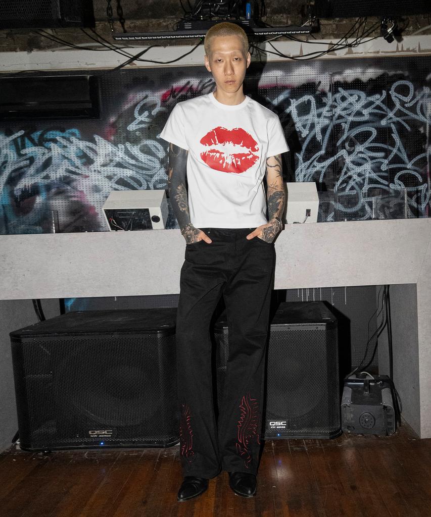 SHIRTMYLIPS Kiss Mark Rockstar Crop T-Shirt White