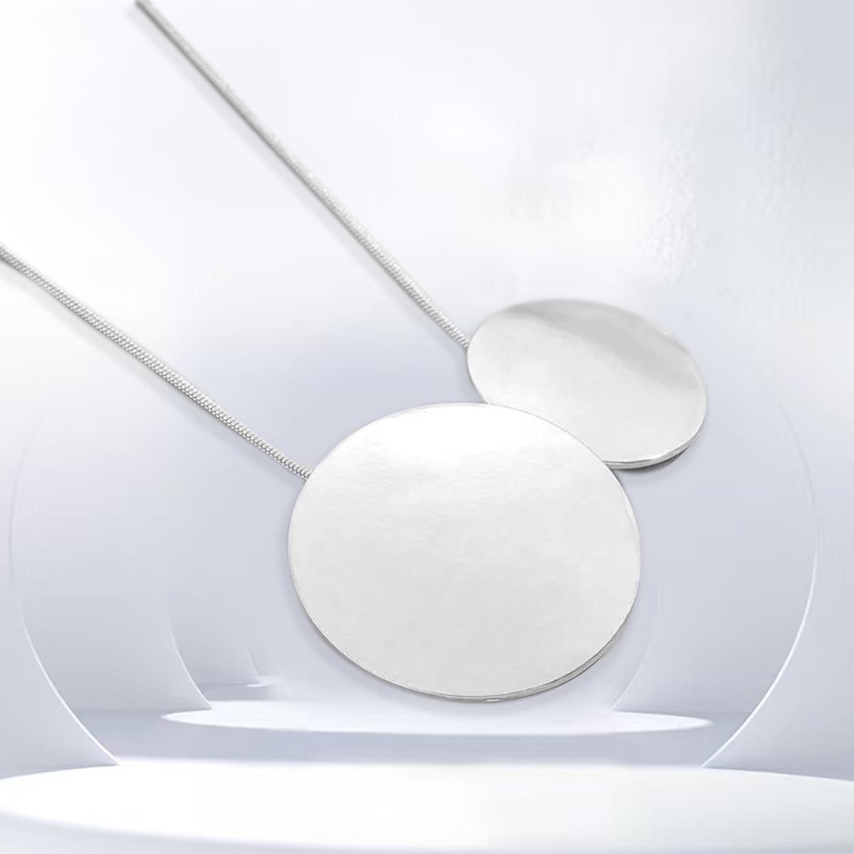 

Fashion accessories vintage original literary geometric disc pendant necklace new simple and versatile women срібло сірий колір