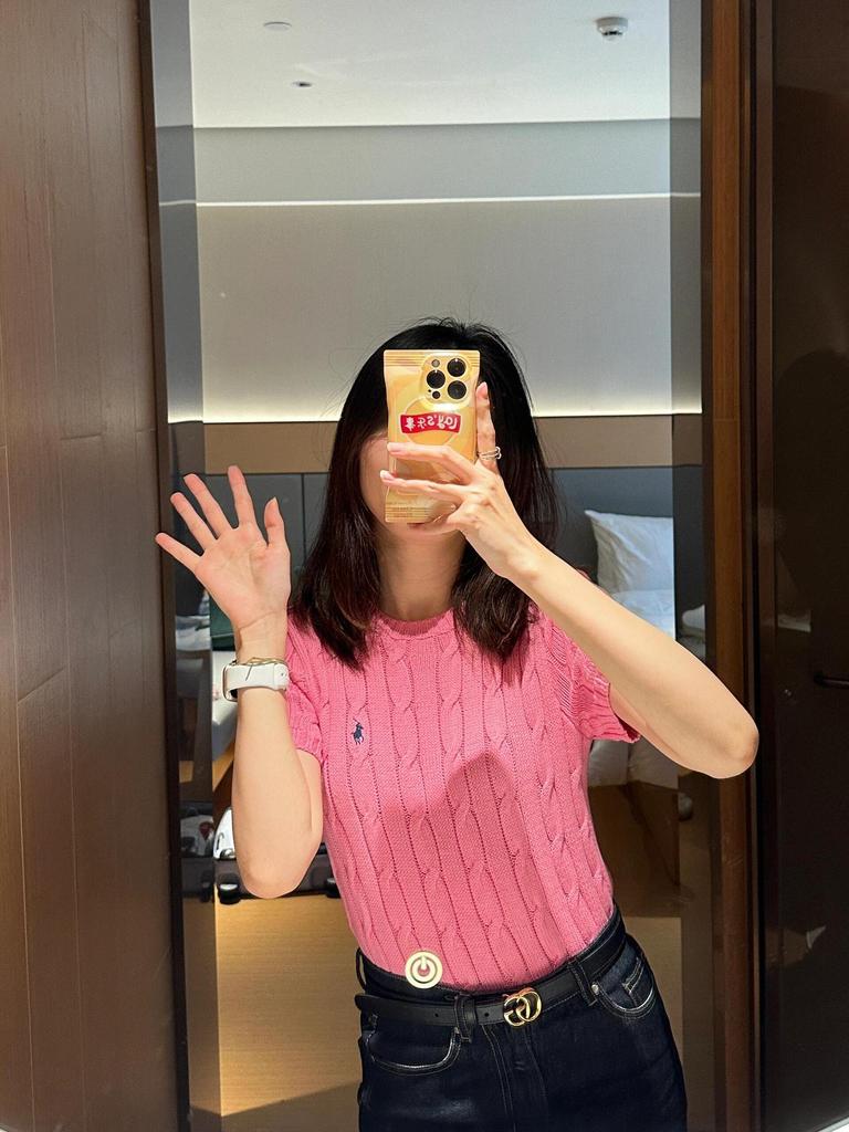 Ralph Lauren Classic Cable Knit Cotton T-shirt with Small Pony Logo, Round Neck, Short Sleeve Pullover.