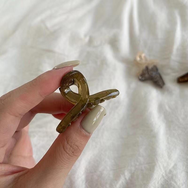 Mini-Haarklammer für süße Mädchen, kleiner Greiferclip, halber Kopf, kleine Haarklammer, durchscheinendes Netz, roter Pony, seitlicher Clip, kleiner Hai-Clip