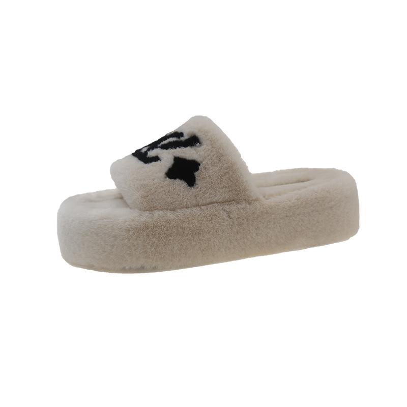 This year, soft-soled thick-soled fluffy slippers are popular for women's autumn and winter new fashionable and versatile casual outer cotton slipper
