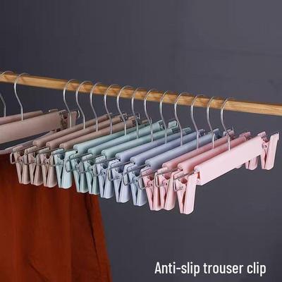 Prodotti per il bucato – Grucce e appendini