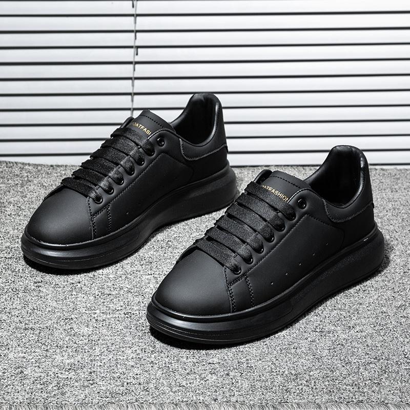 Pantofi albi McQueen pentru femei, primăvară 2025, noi, cu talpă groasă înaltă, explozie versatilă, student, cu talpă moale, ușori, pantofi sport de stradă