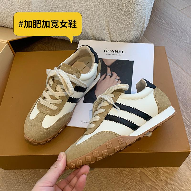 

Retro German training shoes women s Maillard brown casual sports shoes Forrest Gump shoes widened and fattened women s shoes 35 белый