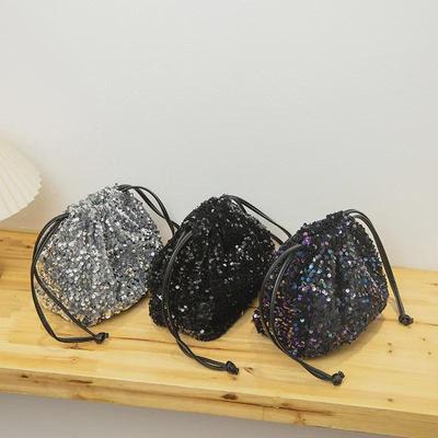 Borsa a Secchiello Crossbody da Donna con Coulisse e Paillettes Colorate, Design Pieghettato
