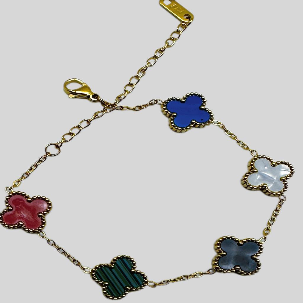 

Женский браслет из титановой стали с 18-каратным золотым покрытием и перламутром с двух сторон в виде клевера