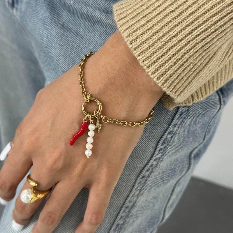 Glossy Pearls Charm Bracelet Jewelry Versatile Pearls Pendant Bracelet with Long Lasting Metal Chain for Fashionistas