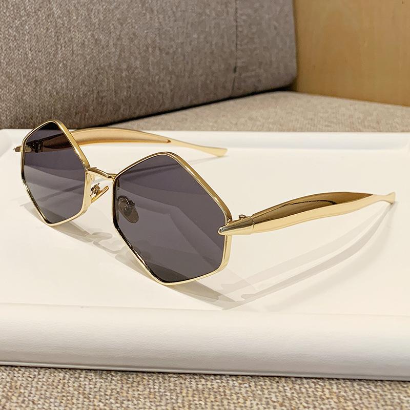 Vintage Rhombus Sunglasses Women For Men Luxury Brand Designer Sun Glasses Punk Popular Outdoor Travel Sexy Shades Uv400
