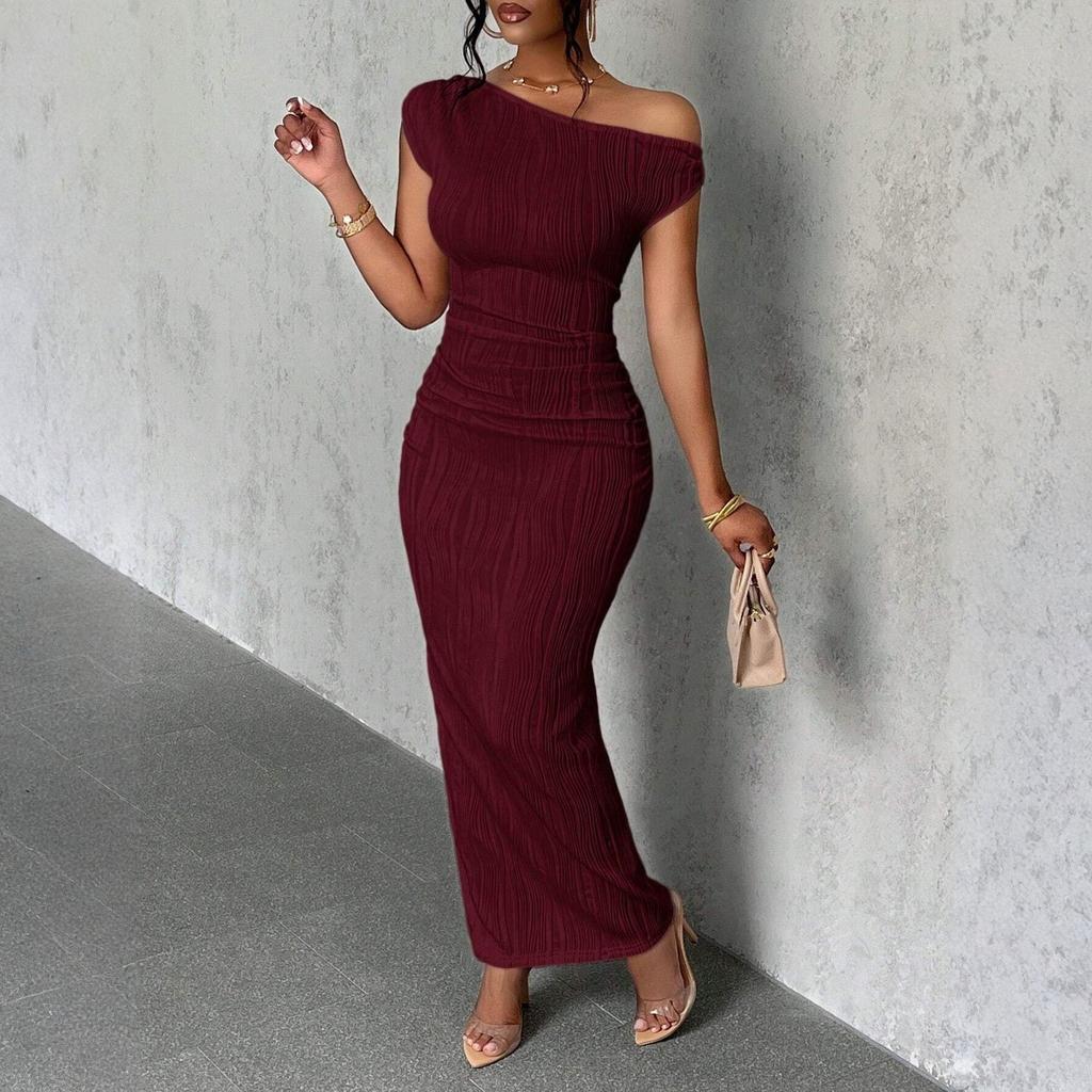 Women's Summer Fashion Color Sloping Shoulder Slim Fitting Date Party Dress