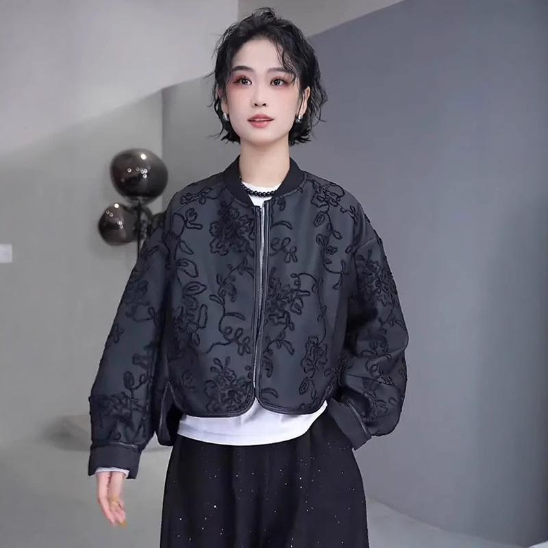 

2025 Spring Women s Jacquard Embroidered Short Jacket: New Chinese National Style M