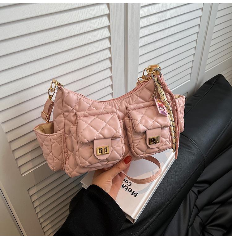 Rhombus Chain Bag Women's 2025 New Spring and Summer Niche Design Shoulder Messenger Bag Locomotive Bag Casual Armpit Bag