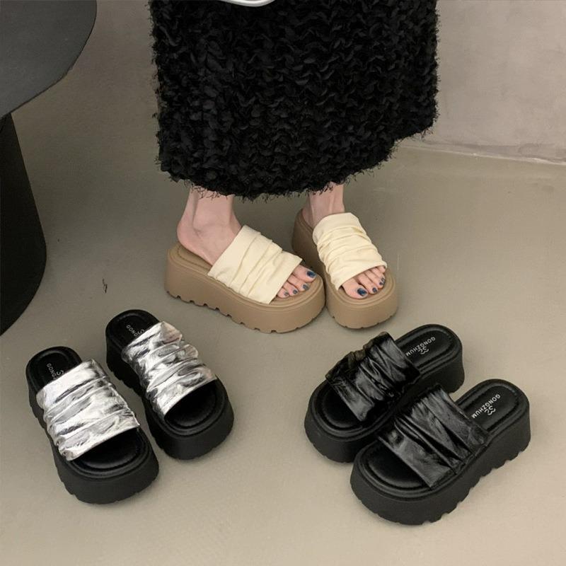 

New Style of Thick-soled Women s Shoes and Sandals with Sponge Cake Versatile Beach Flip-flops 40 бежевий