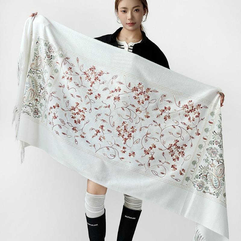 

Синьцзян Цинхай шарф женский вышивка утолщенная шаль осень и зима универсальный кашемировый длинный плащ накидка 185*70cm