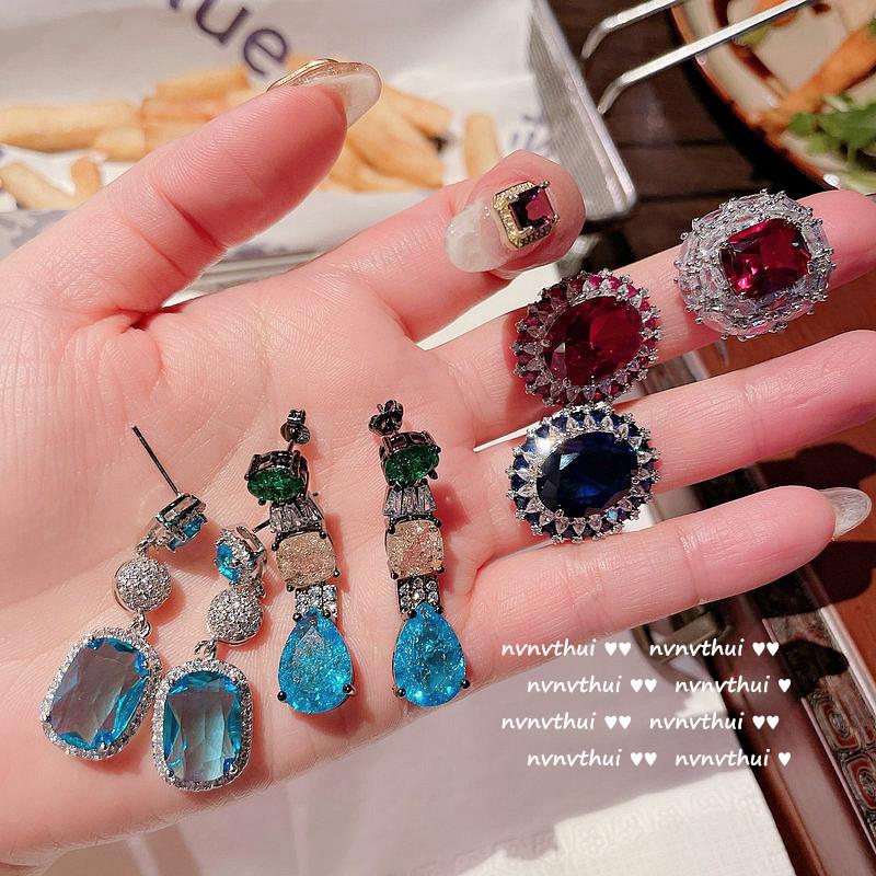 Oil Painting Garnet Red Denier-Shaped Gemstone Ring, 18K Gold-Plated Deep Sea Blue-Green Zircon Ring, Earring Set.