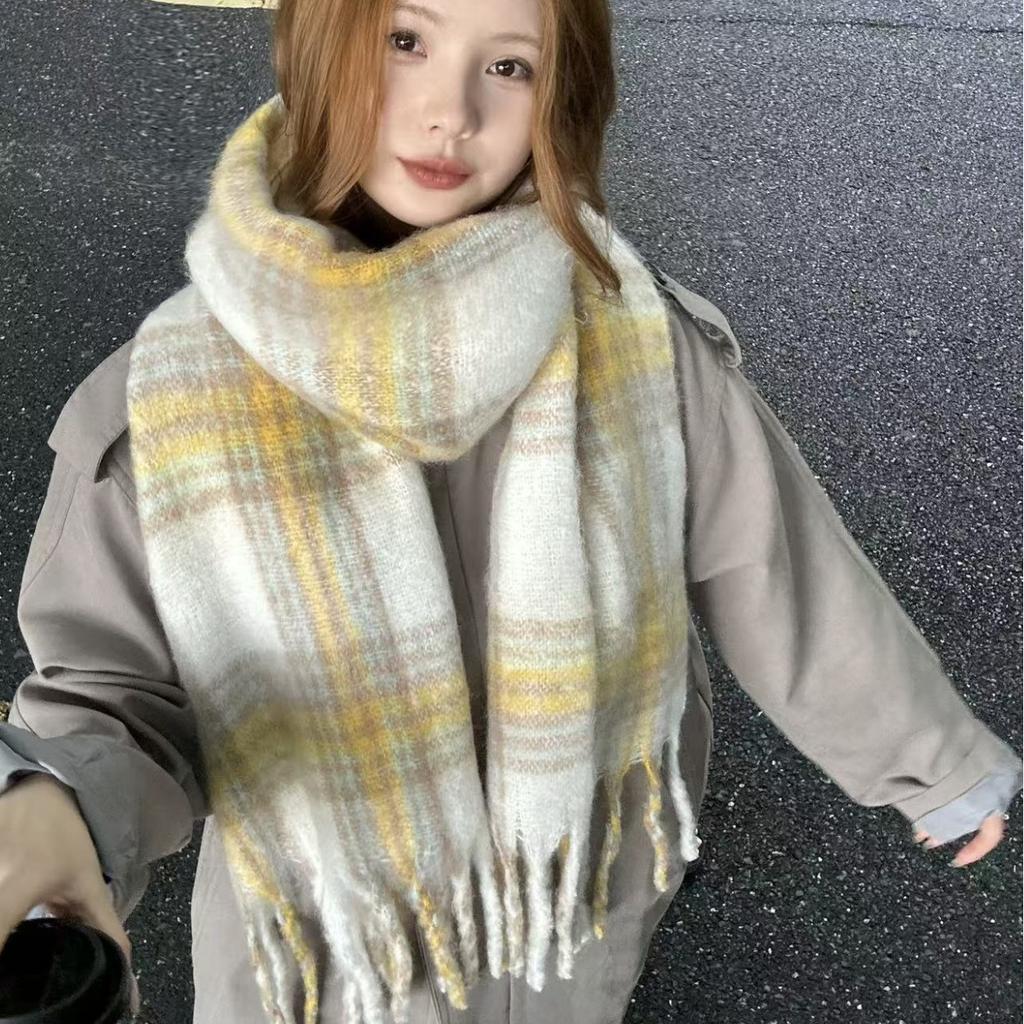 Korean small butter plaid scarf women's autumn and winter advanced sense new versatile thickened warm scarf manufacturers wholesale