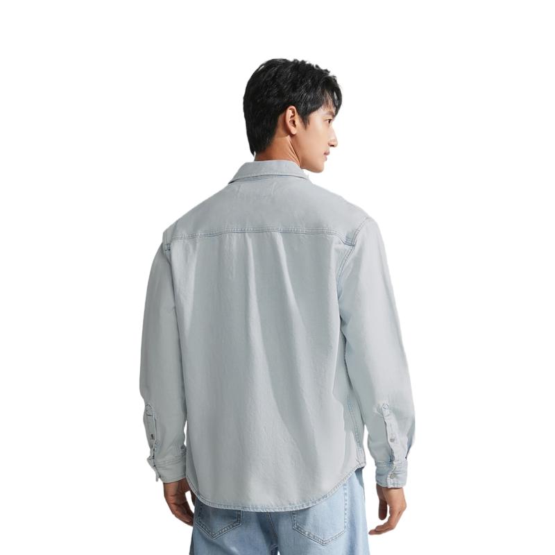 Calvin Klein Minimalist Label Square Pocket Commuter Cotton Denim Shirt Men Shirts Light-Blue J322774-1AA