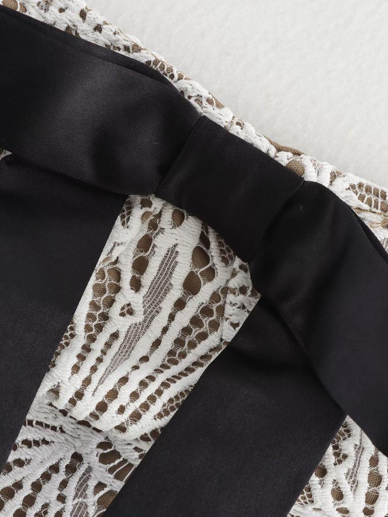 Frühling 2025 Damen trägerloses Kleid mit Spitzen-Schleifen-Dekor - Europäischer & Amerikanischer Stil