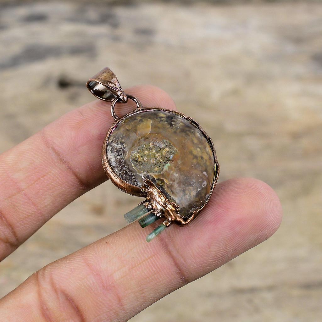 Přívěsek z fosilních amonitů, elektroformovaný měděný přívěsek, přívěsek z drahokamu, akvamarín, hrubý přívěsek, ručně tvarované elektroformované šperky, dárek pro ženy