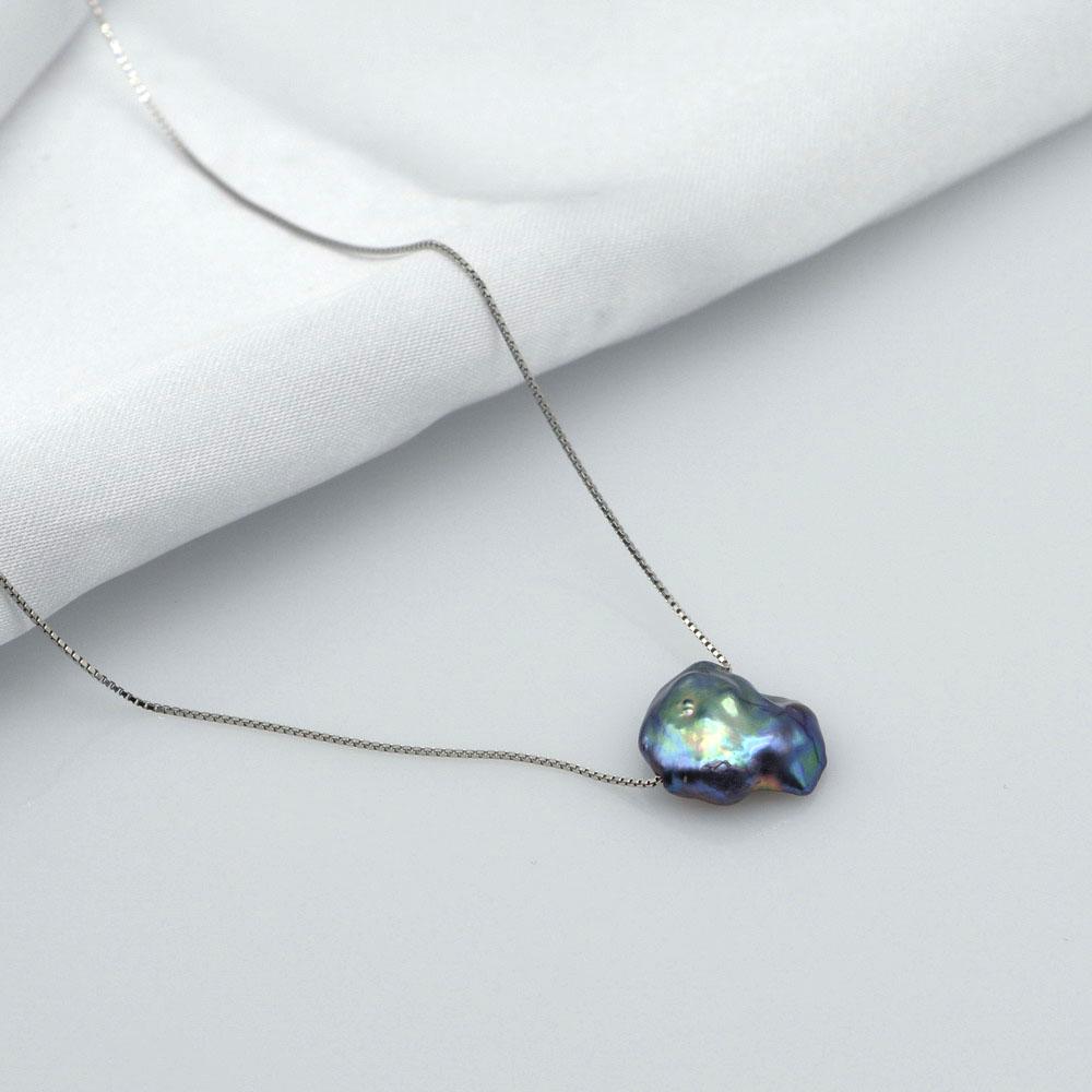 Женское ожерелье с черным жемчужным кулоном в стиле барокко — фото 2