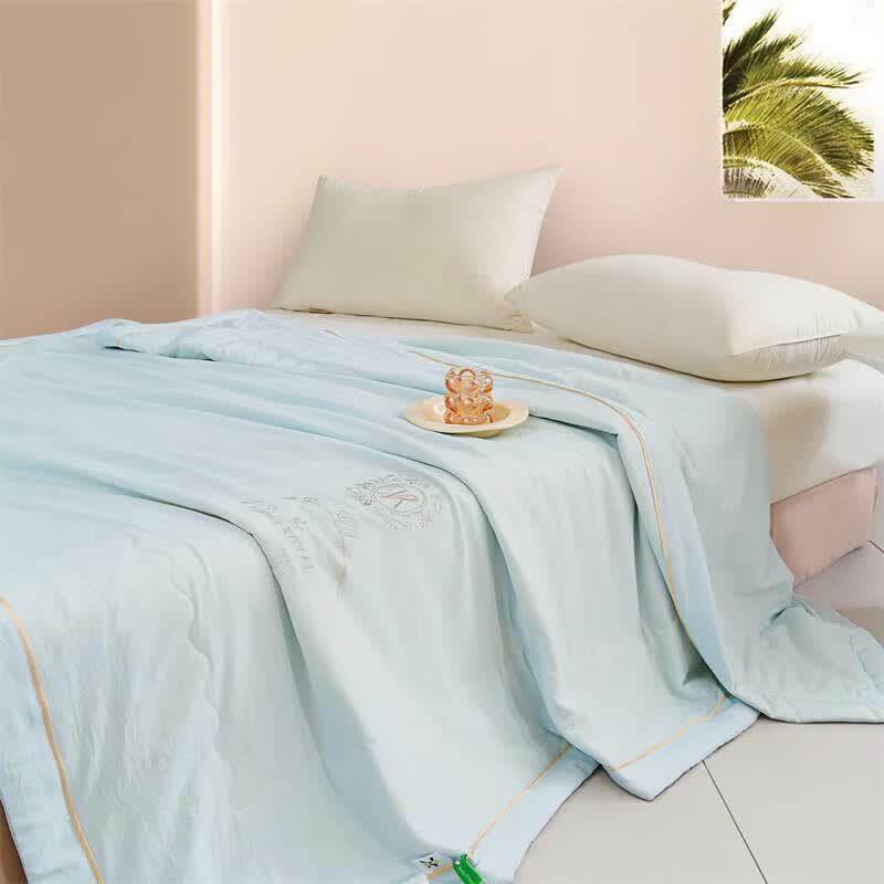 

Elegant Embroidered Cloud Soft Quilt