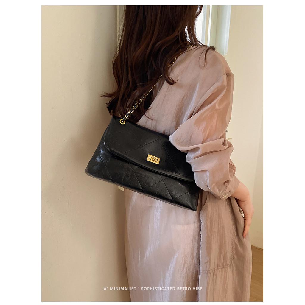 IELGY White Chain Small Square Bag Shoulder Armpit Bag