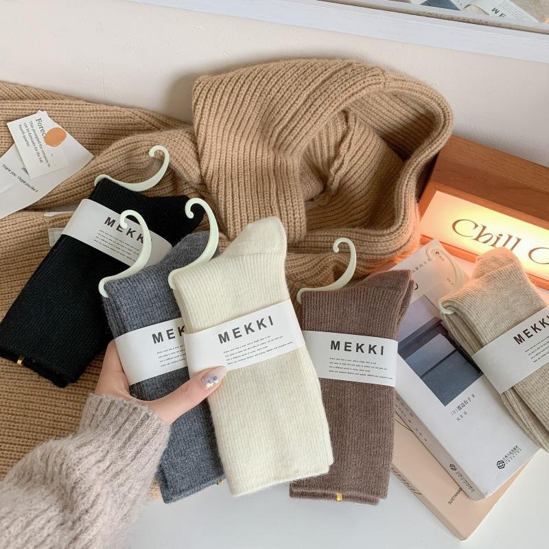 Jednokolorowe Miękkie i Klejące Skarpety Wełniane, Skarpety z Pętelką, Skarpety do Połowy Łydki, Grube i Ciepłe Skarpety z Futerkiem na Jesień i Zimę dla Kobiet