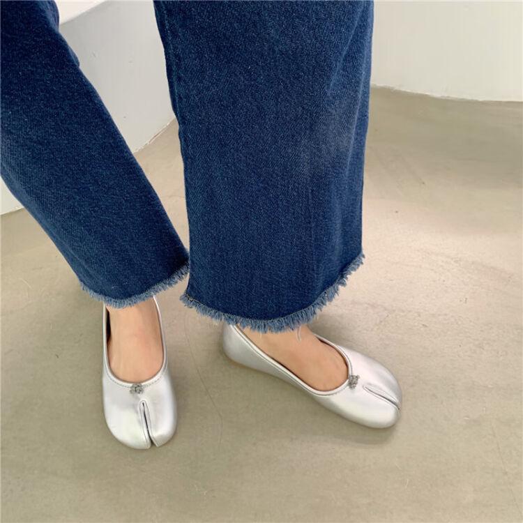 

Туфли Doudou женские туфли 2025 новая летняя обувь с раздвоенным носком, туфли-копытца, туфли с квадратным носком, ленивые туфли-подковки, плоские одинарные туфли, осенние туфли 40 серебряный