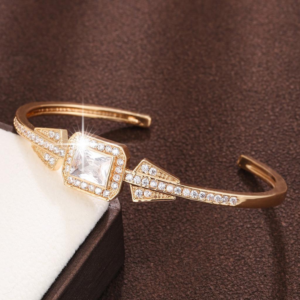 New Luxury Geometric Micro-paved Zircon Fashion and High-end Jewelry Bracelet