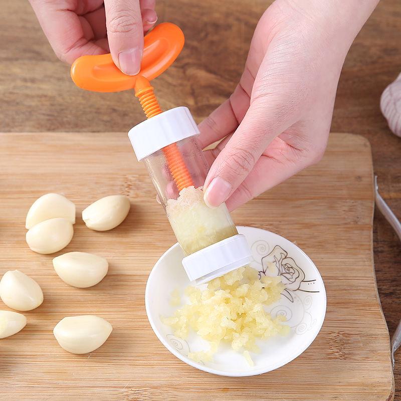 Manual Garlic Press Rotating Crusher Peeler Kitchen Tool for Mincing Puree Squeezing Household Cooking Gadget