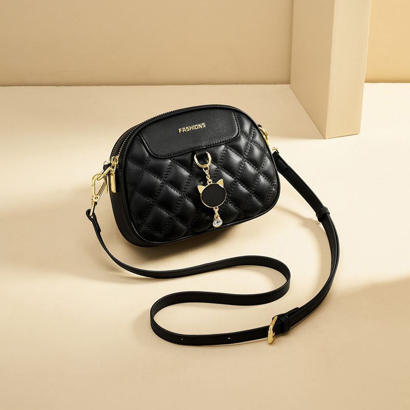 Travel bag Women's high-end shoulder bag Small fragrant style solid color diamond bag Versatile women's messenger bag