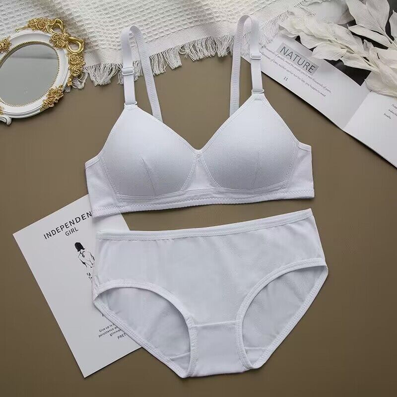 

Набір нижньої білизни для дівчаток-підлітків. Бюстгальтери для дівчаток у період статевого дозрівання. Бюстгальтери для спортивних тренувань 34/75AB білий