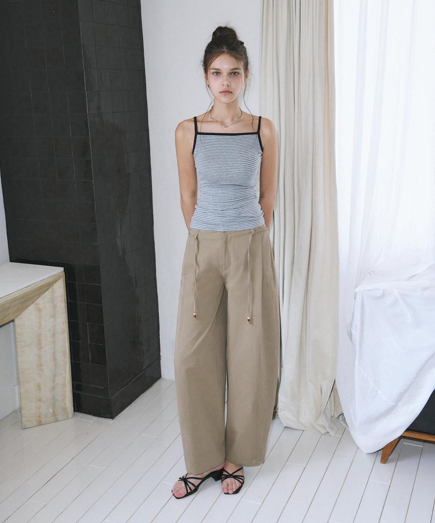 Kiyamo Mocha One-Pleat Curved Cotton Pants _Beige