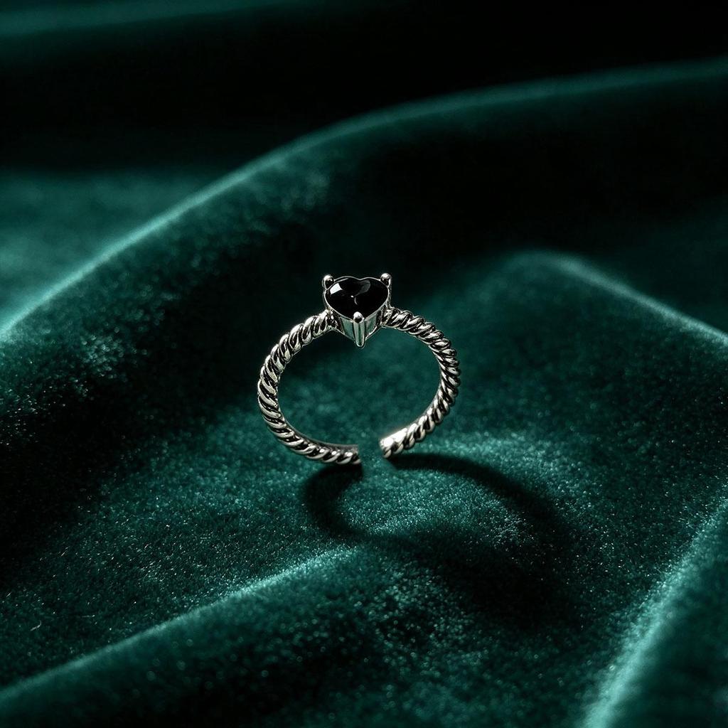 Black Heart Twisted Ring for Women, New Style Daily Trend Minimalist Design Temperament Versatile Fashion Personality Cold Style