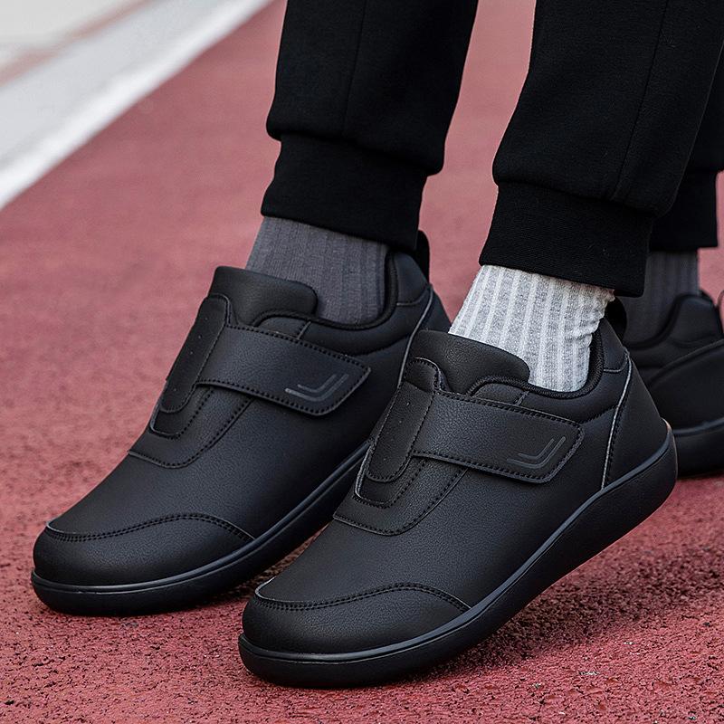 Spring and Autumn new loose and lightweight parents shoes, walking shoes, comfortable and breathable Velcro couple shoes