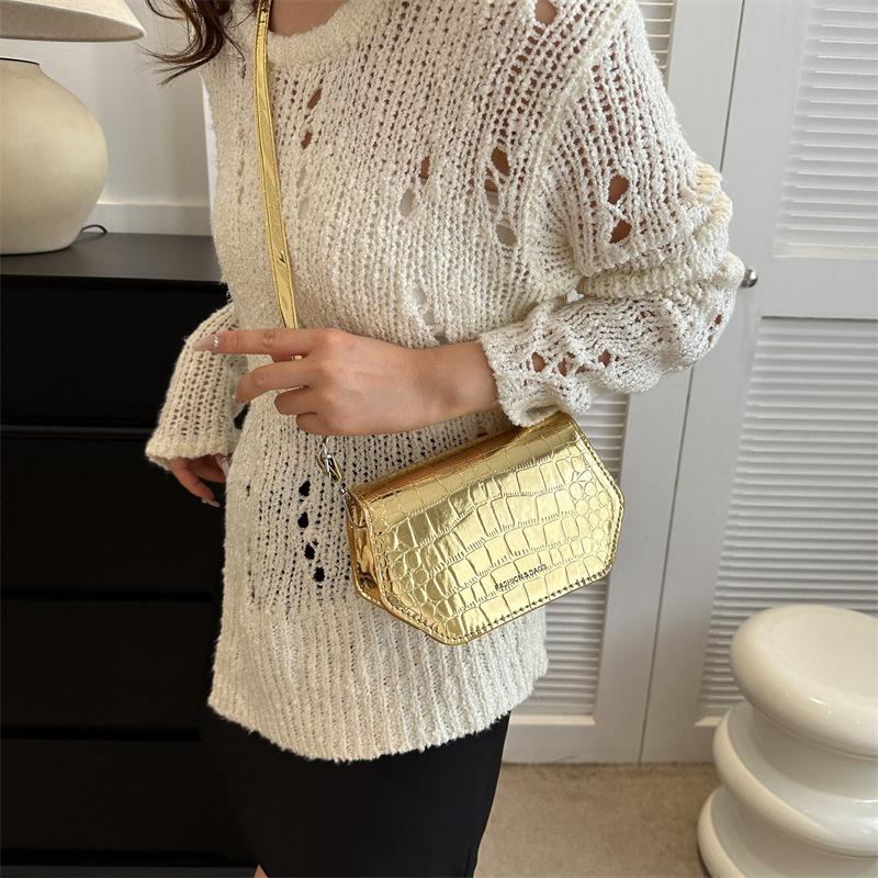 Popular Niche Creative Fashion Styling Crocodile Pattern Glossy Shoulder Messenger Bag Women's 2025 Autumn New Small Square Bag