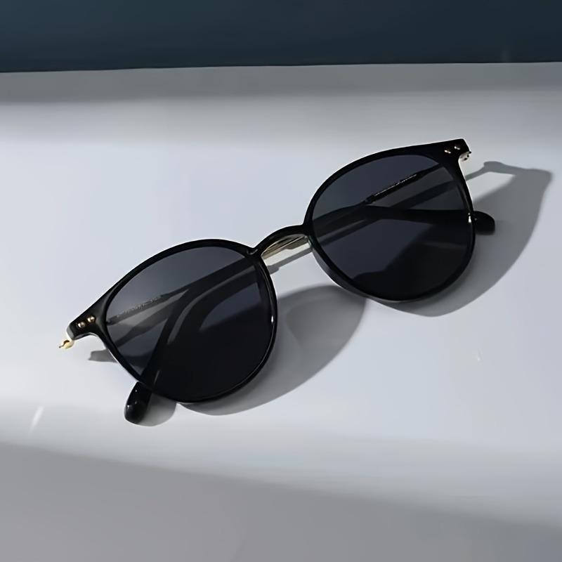 Unique Women's Round Frame Fashionable Glasses with PC Lenses Perfect for Women's Daily Wear