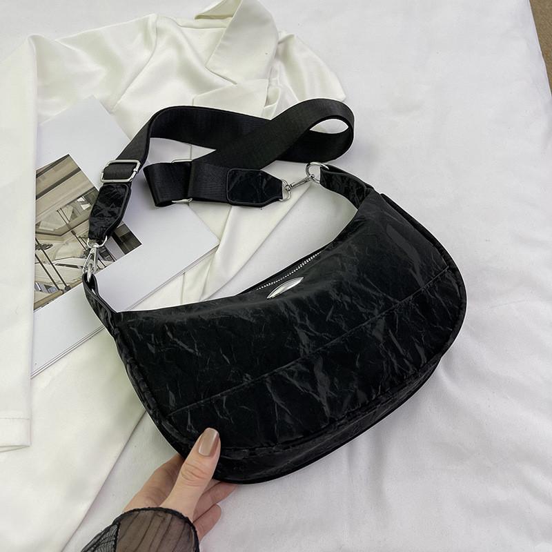 

Fashionable And Trendy Black Pu Pillow Bag With Stylish Design For Women Ideal For Casual Outings