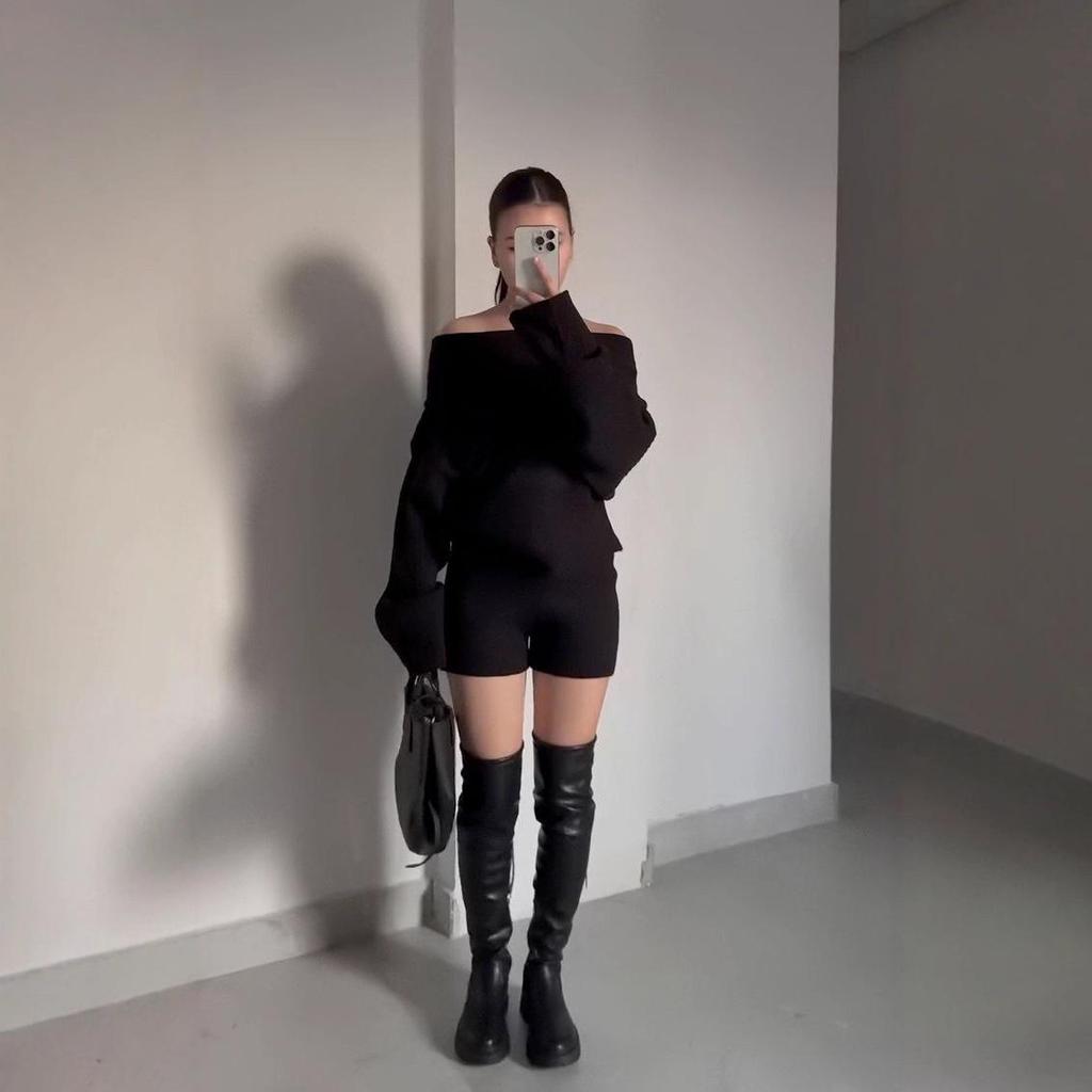 2025 Autumn Lazy Style One-Shoulder Sweater and Loose Shorts for Women