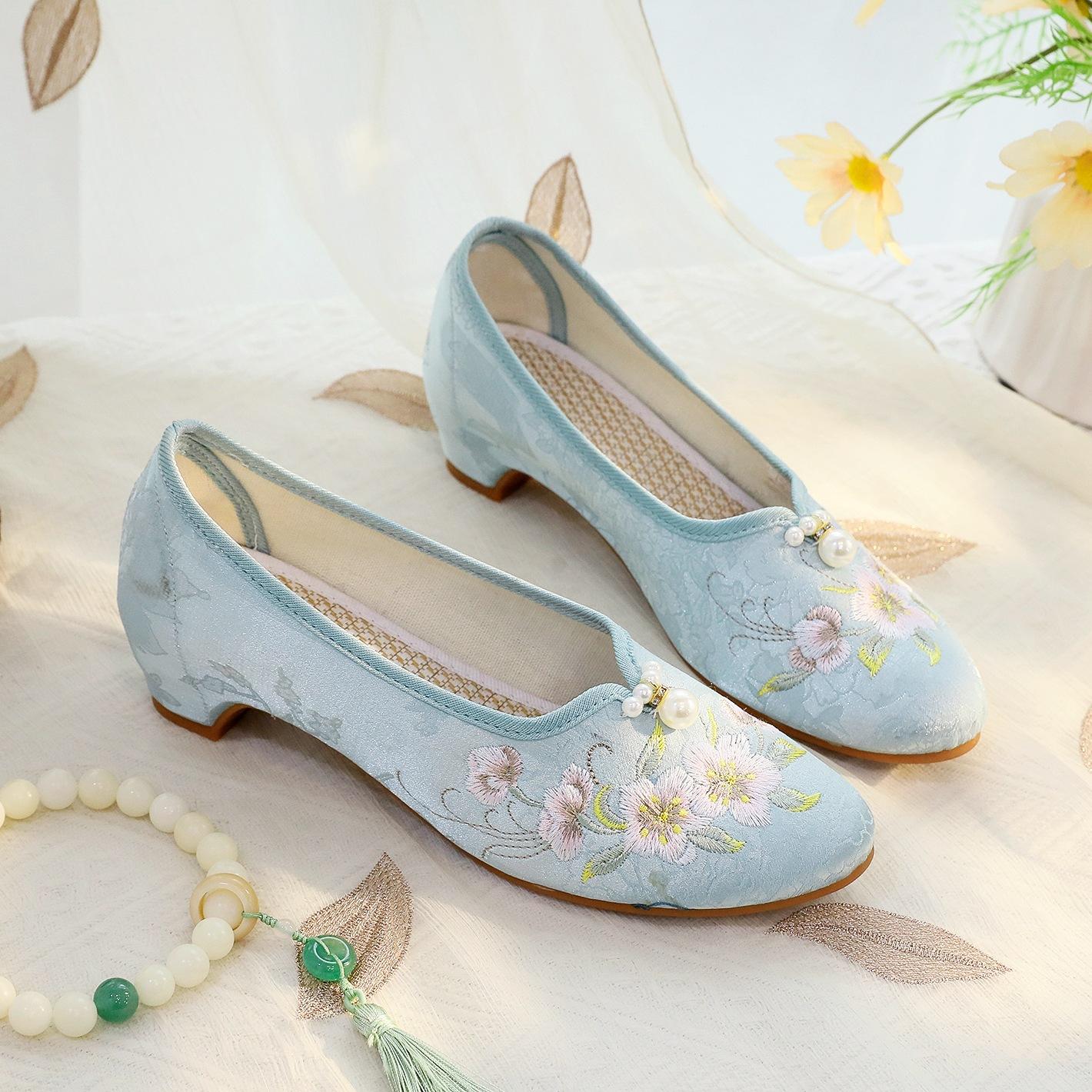 

[Xiangmei] 2024 летние новые продукты старые пекинские вышитые туфли остроносые туфли ципао модные универсальные танцевальные туфли тканевые туфли 41 зелёный