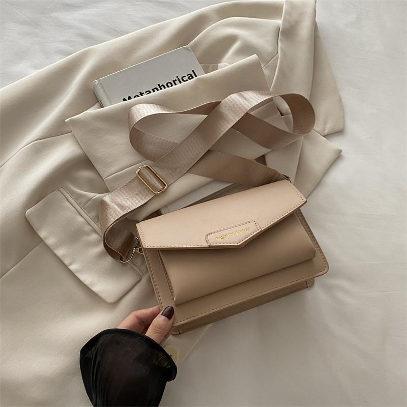 Chic Small Square Handbag For Women Perfect For Casual Street Style Outfits